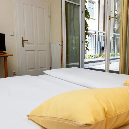 Suite Hotel 900 m zur Oper-3